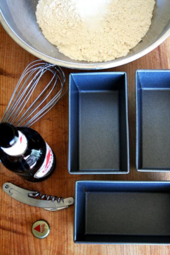 προετοιμασία ψωμιού μπύρας (mise en place) προετοιμασία ψωμιού μπύρας (mise en place)