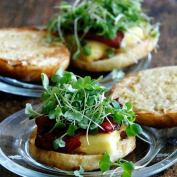 Σάντουιτς Αυγού της Flour Bakery 19 Joanne Chang's breakfast sandwich.