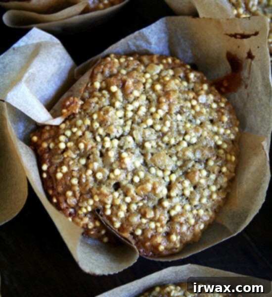 Κεχρένια Μάφιν 3 Μια εναέρια λήψη ενός muffin κεχριού.