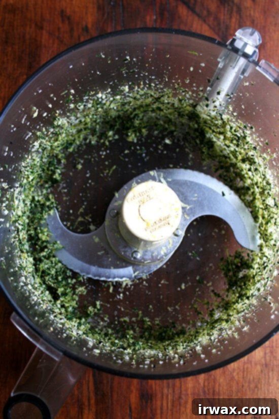 Κοτόπουλο Μουσταρδοψητό της Ίνα Γκάρτεν 3 The herb mixture — garlic, thyme, lemon zest, salt — all blended together in a food processor.