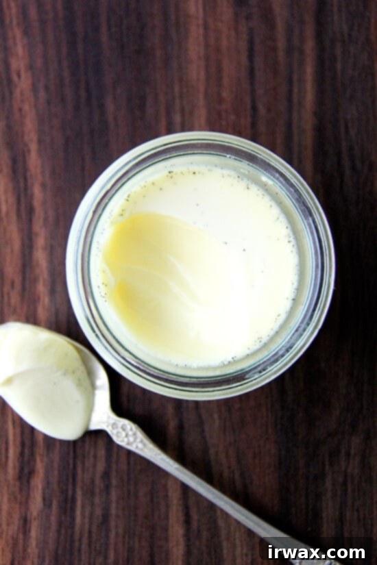Απολαυστικά Pots de Crème Βανίλιας Έτοιμα Pots de Crème βανίλιας σε μικρά βάζα, με βελούδινη υφή και υπέροχη γεύση.