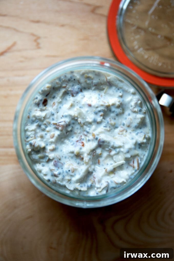 Σπιτικό Μούσλι 10 Ένα βάζο με βρώμη Bircher της νύχτας.