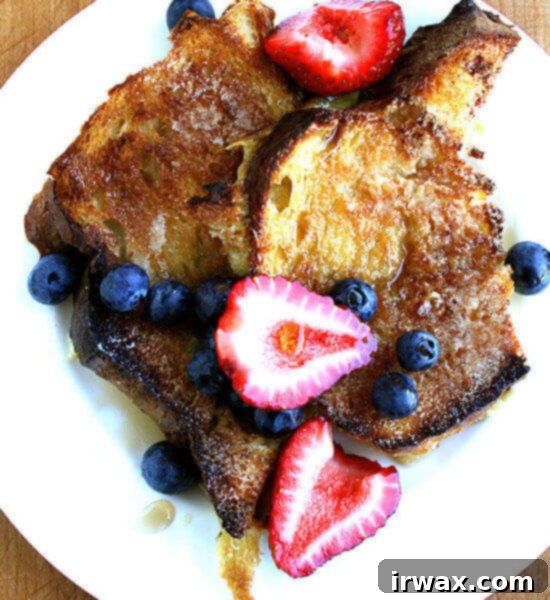 Ψημένο Διανυκτερινό Αυγόψωμο 4 Ένα πιάτο με French Toast από το προηγούμενο βράδυ.