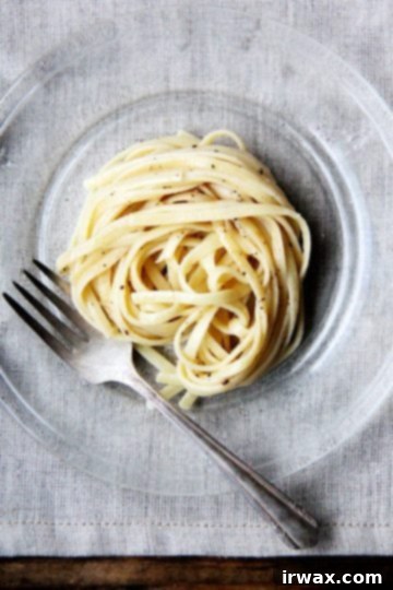 Το Τυρί και το Πιπέρι 10 Cacio e Pepe: Κρεμώδη σπαγγέτι με τυρί και πιπέρι