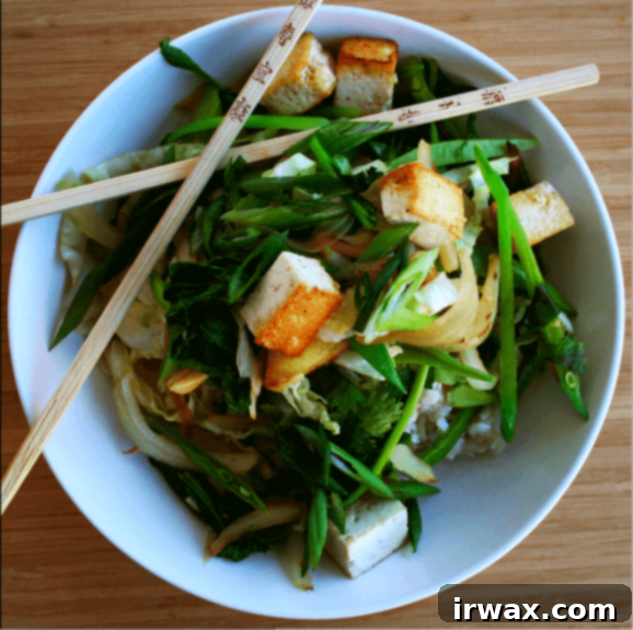 Σοταρισμένα Λαχανικά και Τόφου 9 Ένα απλό stir-fry με λαχανικά και τόφου σερβιρισμένο με ρύζι
