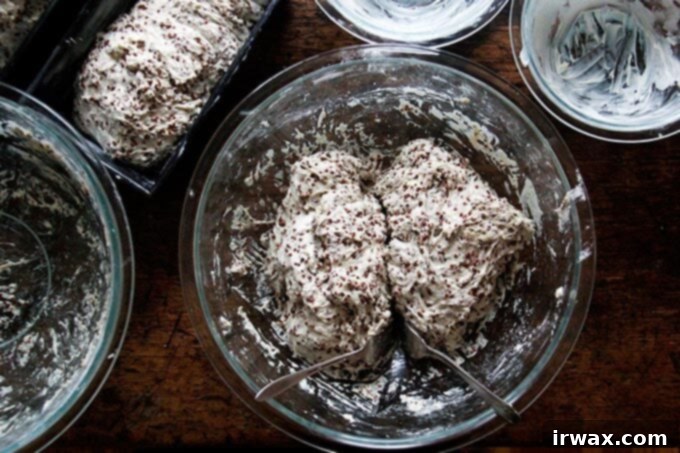 Φρυγανιστό Ψωμί Κινόας και Λιναρόσπορου 12 a bowl of quinoa-flax dough divided into two portions