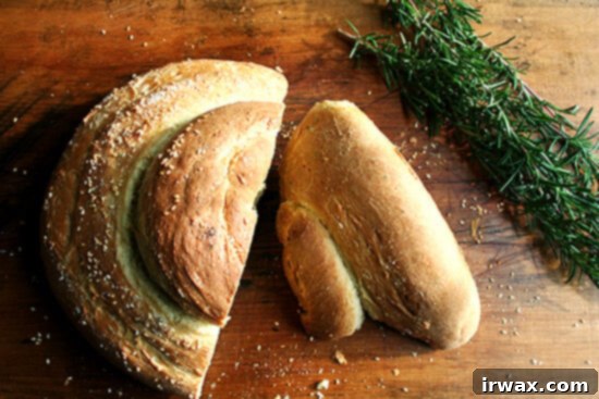 Ψωμί με Δεντρολίβανο και Σιμιγδάλι Macrina Bakery Ψωμί με Δεντρολίβανο, Ελαιόλαδο και Σιμιγδάλι από το Macrina Bakery