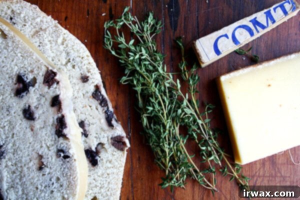 ψωμί ελιάς, θυμάρι, Comté ψωμί ελιάς, θυμάρι, Comté