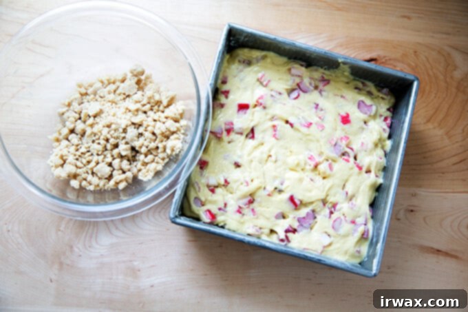 Ραβέντι της Γιαγιάς 9 Ζύμη για το rhubarb buckle σε τετράγωνο ταψί.