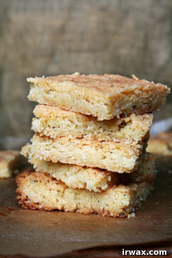 Αυτό το shortbread παραμένει ένα από τα αγαπημένα μου φαγητά στον πλανήτη. Αυτή η παραλλαγή, με ξύσμα και χυμό λεμονιού, είναι ιδανική για την άνοιξη και μπορεί να παρασκευαστεί χωρίς γλουτένη με αλεύρι C4C ή το αγαπημένο σας μείγμα χωρίς γλουτένη. // alexandracooks.com Αυτό το shortbread παραμένει ένα από τα αγαπημένα μου φαγητά στον πλανήτη. Αυτή η παραλλαγή, με ξύσμα και χυμό λεμονιού, είναι ιδανική για την άνοιξη και μπορεί να παρασκευαστεί χωρίς γλουτένη με αλεύρι C4C ή το αγαπημένο σας μείγμα χωρίς γλουτένη. // alexandracooks.com