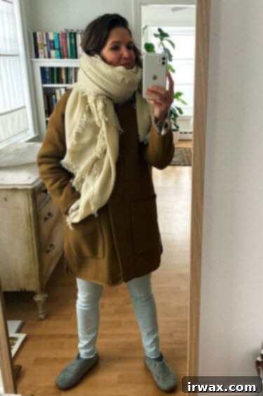 Δώδεκα Δώρα που θα την ενθουσιάσουν 17 All bundled up in a scarf.