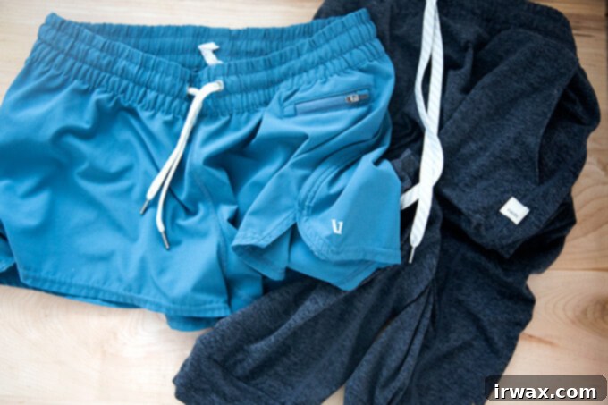 Δώδεκα Δώρα που θα την ενθουσιάσουν 5 Vuori performance joggers and clementine shorts.