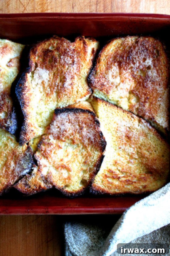 Αγαπημένες Πασχαλινές Συνταγές 10 French Toast με σιρόπι σφενδάμου και φρούτα.