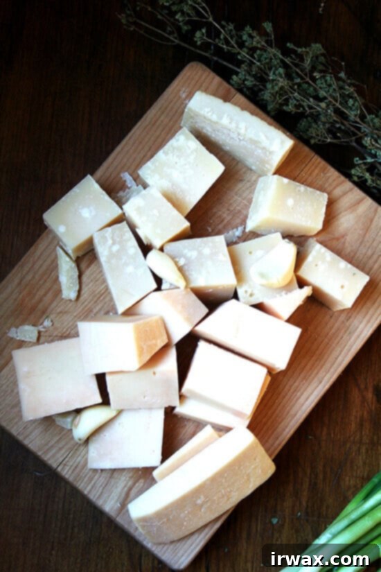 Κρέμα Παρμεζάνας 2 Φωτογραφία της Salsa di Parmigiano έτοιμη για σερβίρισμα.
