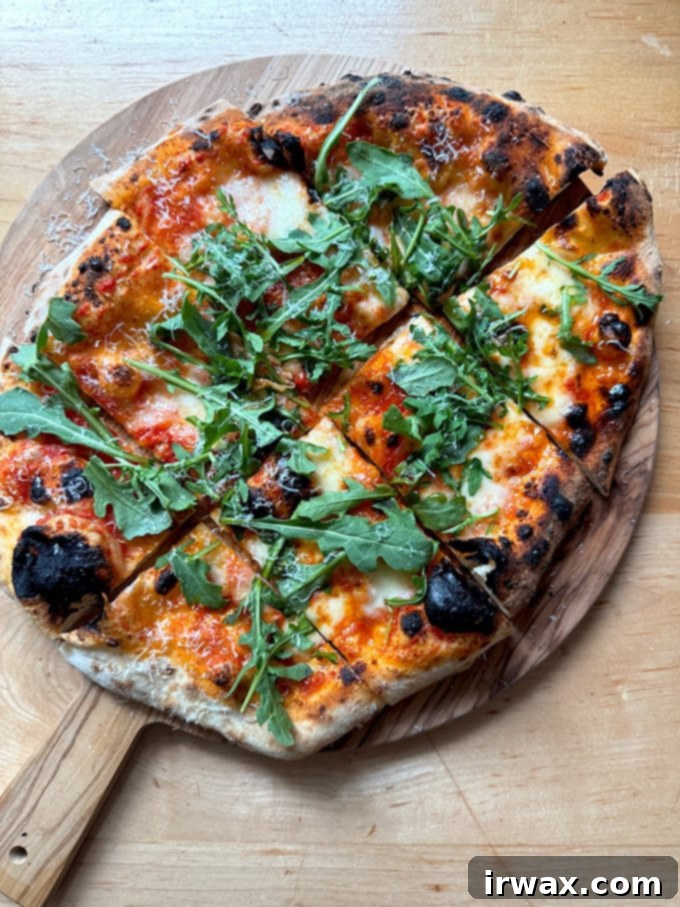 Δώρα που θα ενθουσιάσουν τη μαμά 19 A freshly baked pizza.