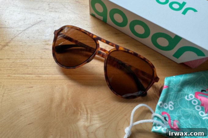 Δώρα που θα ενθουσιάσουν τη μαμά 24 A pair of Goodr shades.