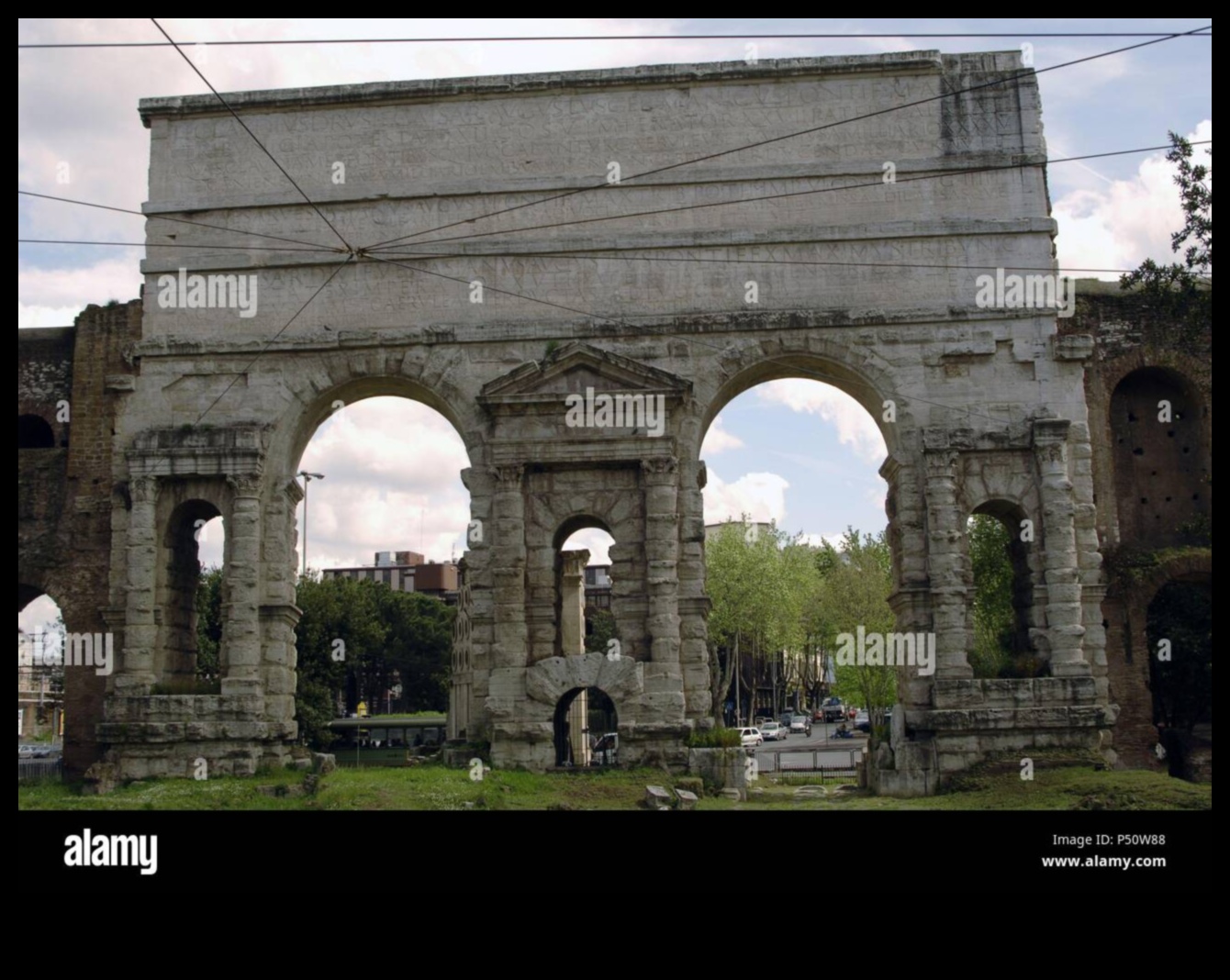 Aurelian Architraves: Architectural Features in Roman Arches
