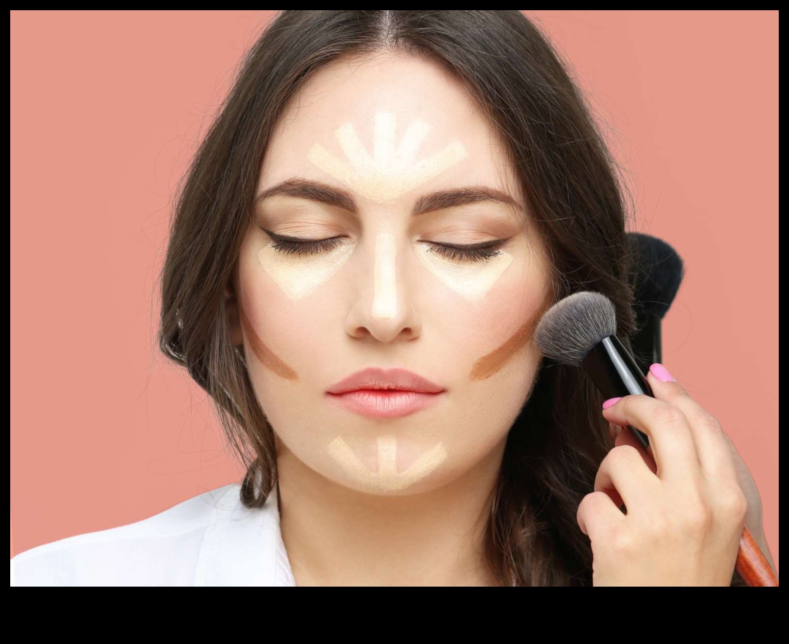 Chic Contours Σμιλέψτε την εμφάνισή σας με κομψή μαεστρία 4 Chic Contours: Sculpting Your look με κομψή μαεστρία