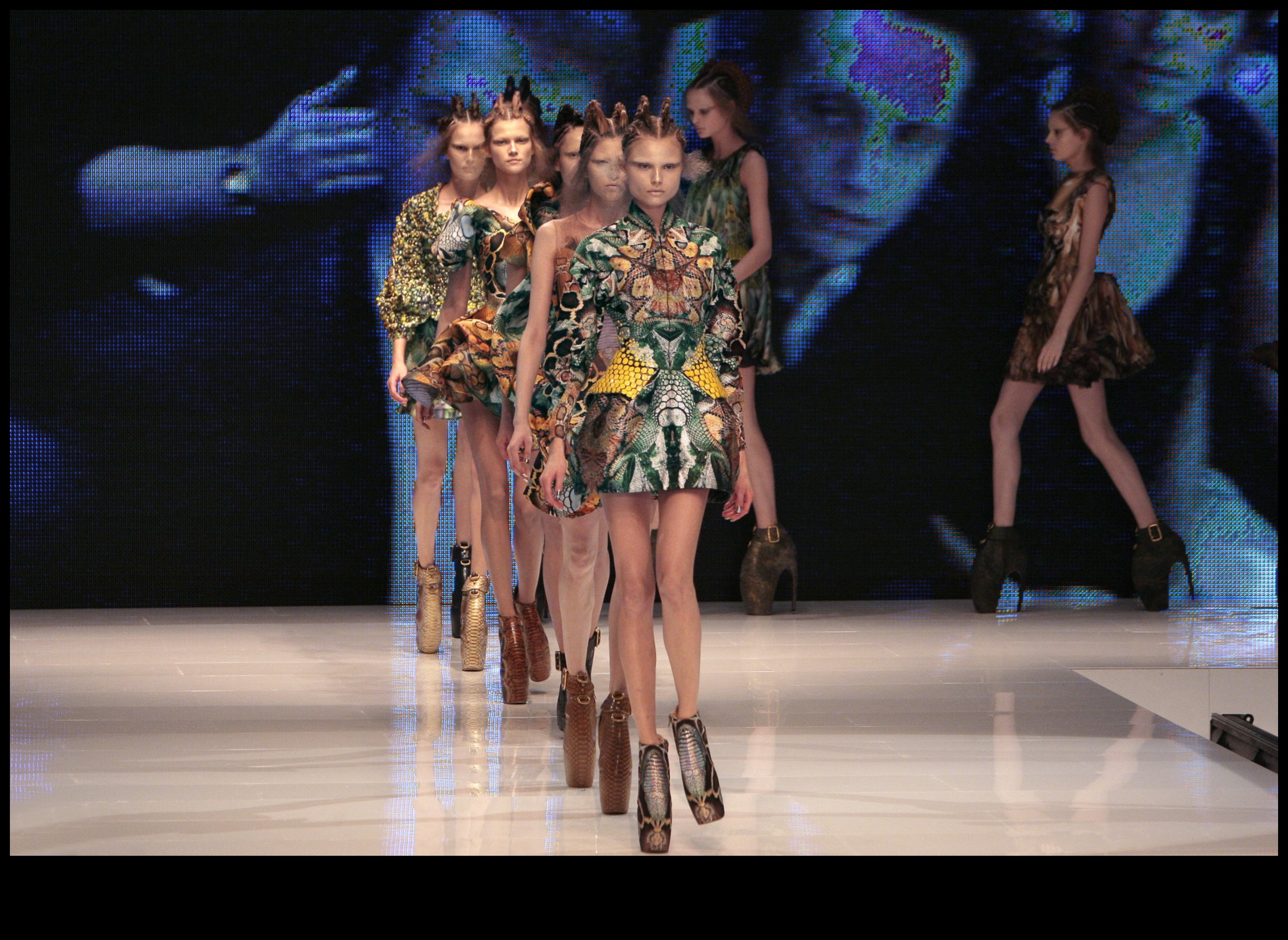 Tech Trendsetter: Μοντέρνα ρούχα για την ψηφιακή ντίβα