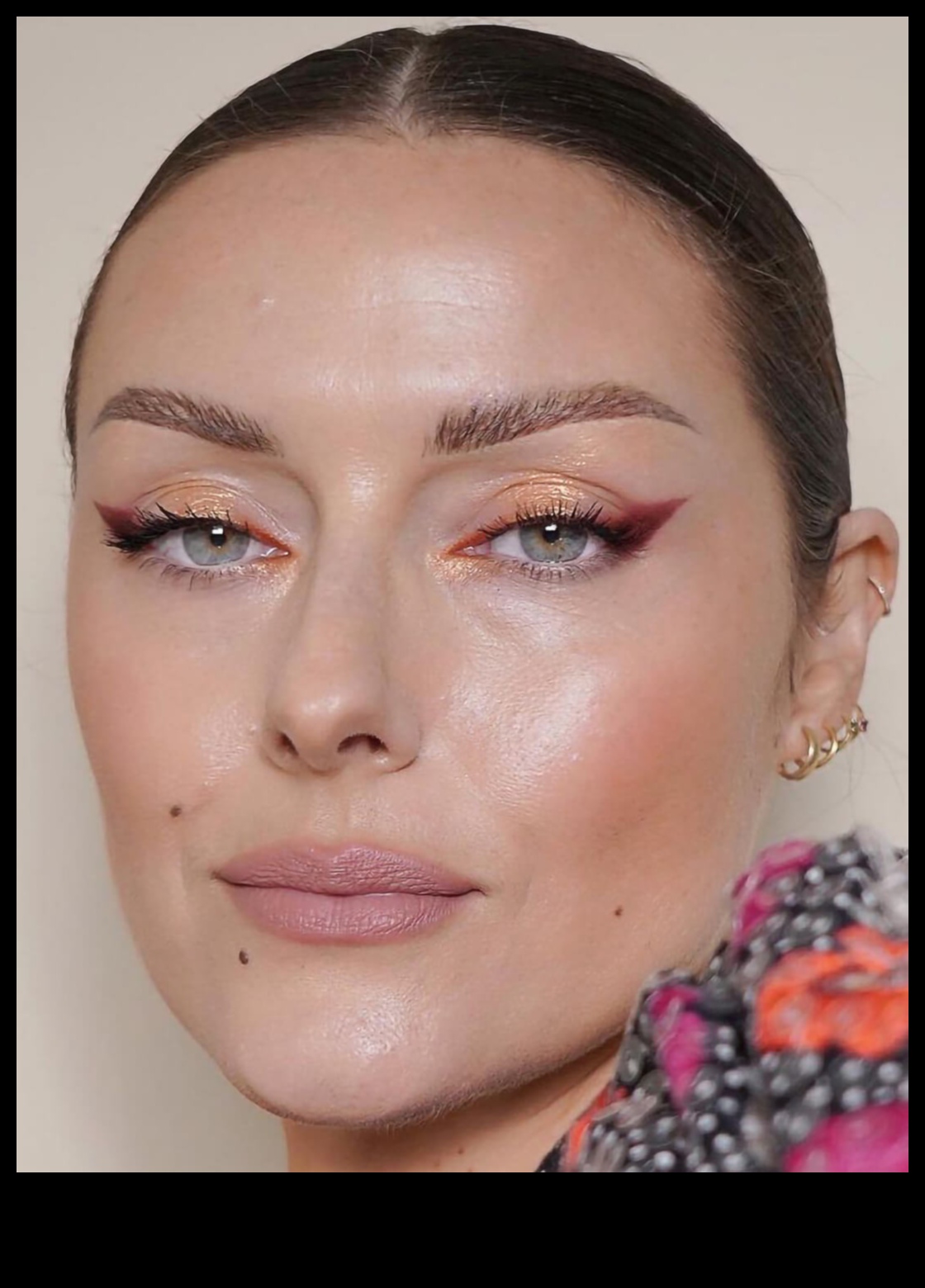 Metallic Marvels: Ενσωμάτωση μεταλλικών σκιών ματιών στο βλέμμα σας