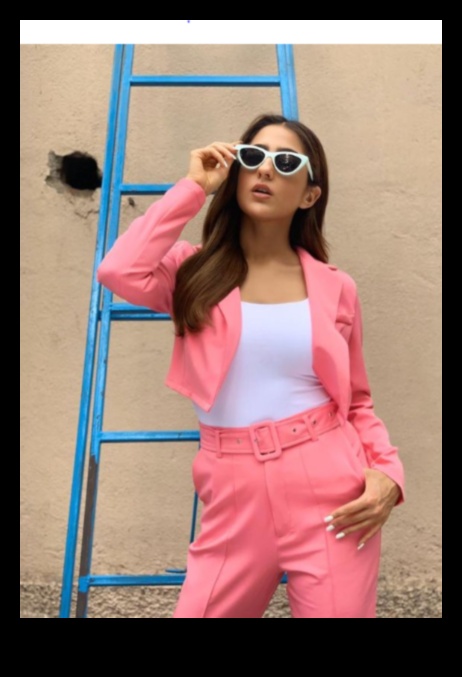 A-List Charm: Celebrity Outfits for Effortless Glamour