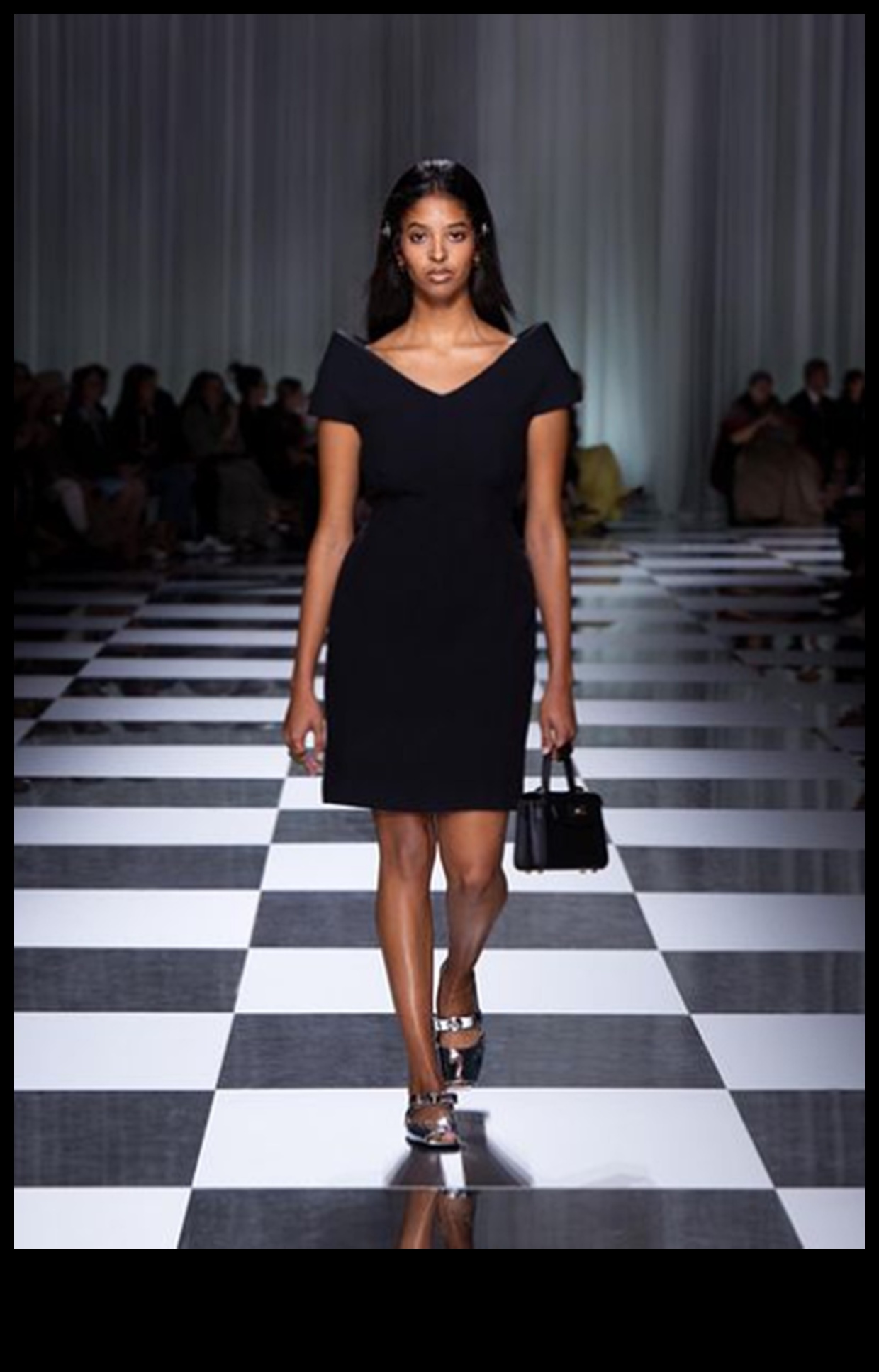 Radiant Runway: Δείξτε στο επίκεντρο της κομψής αριστείας