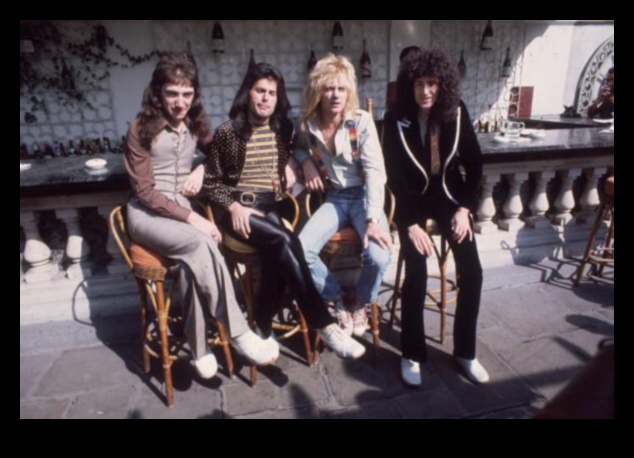 Bohemian Rhapsody: Groovy Outfits for a Retro Twist