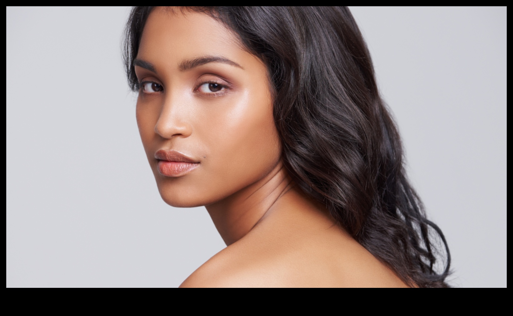 Γιορτάστε τη μοναδικότητά σας με φυσικό μακιγιάζ 2 Γιορτάζοντας την ατομικότητα: Συμβουλές για φυσικό μακιγιάζ για να ενισχύσετε τα μοναδικά σας χαρακτηριστικά