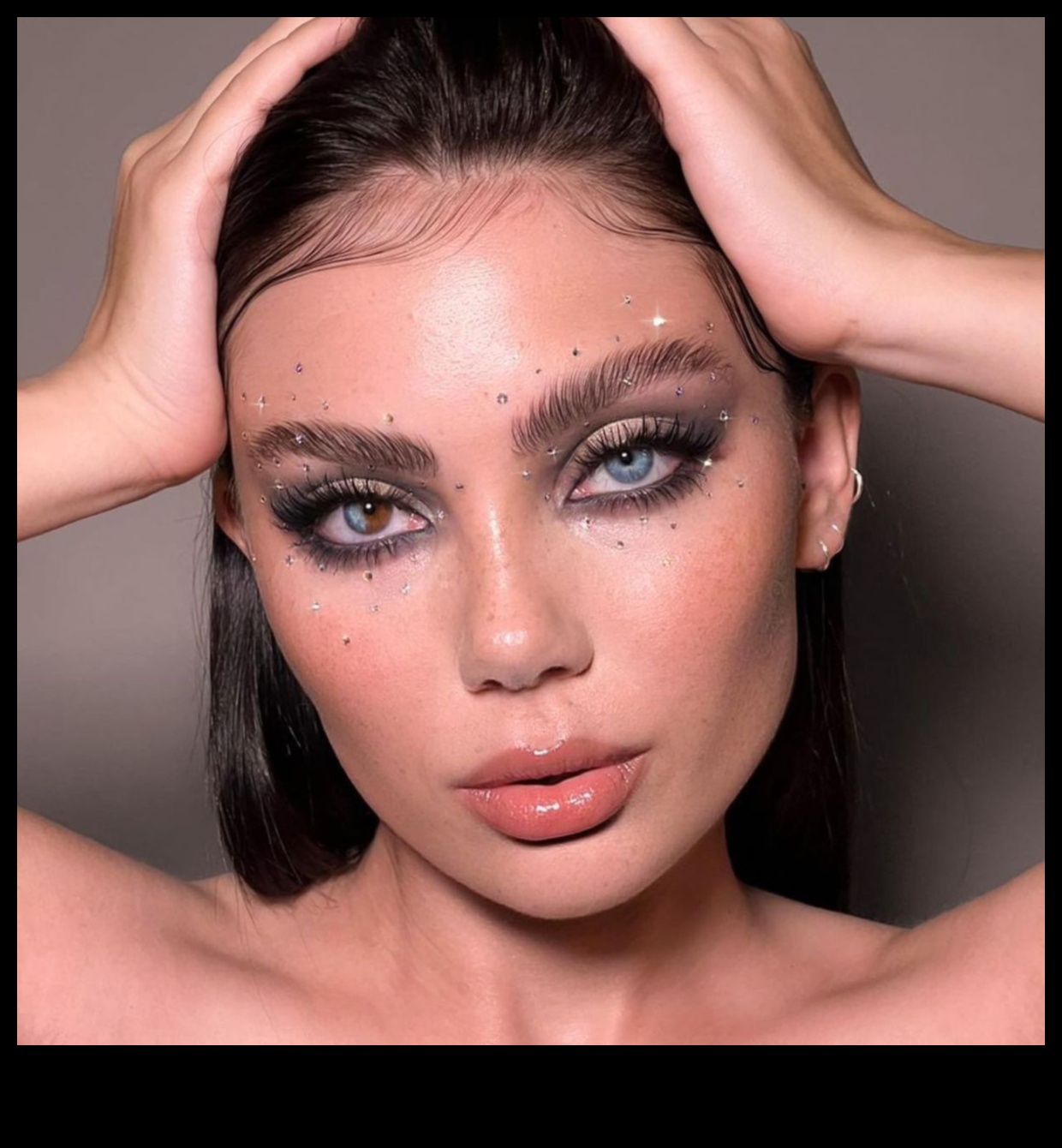 Γιορτάστε τη μοναδικότητά σας με φυσικό μακιγιάζ 3 Γιορτάζοντας την ατομικότητα: Συμβουλές για φυσικό μακιγιάζ για να ενισχύσετε τα μοναδικά σας χαρακτηριστικά