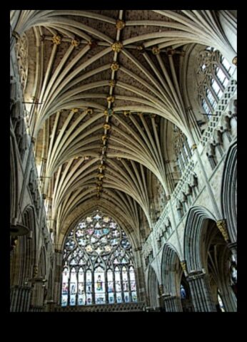 Chapel Chronicles Μια περιήγηση στις καλλιτεχνικές εκφράσεις σε γοτθικά παρεκκλήσια