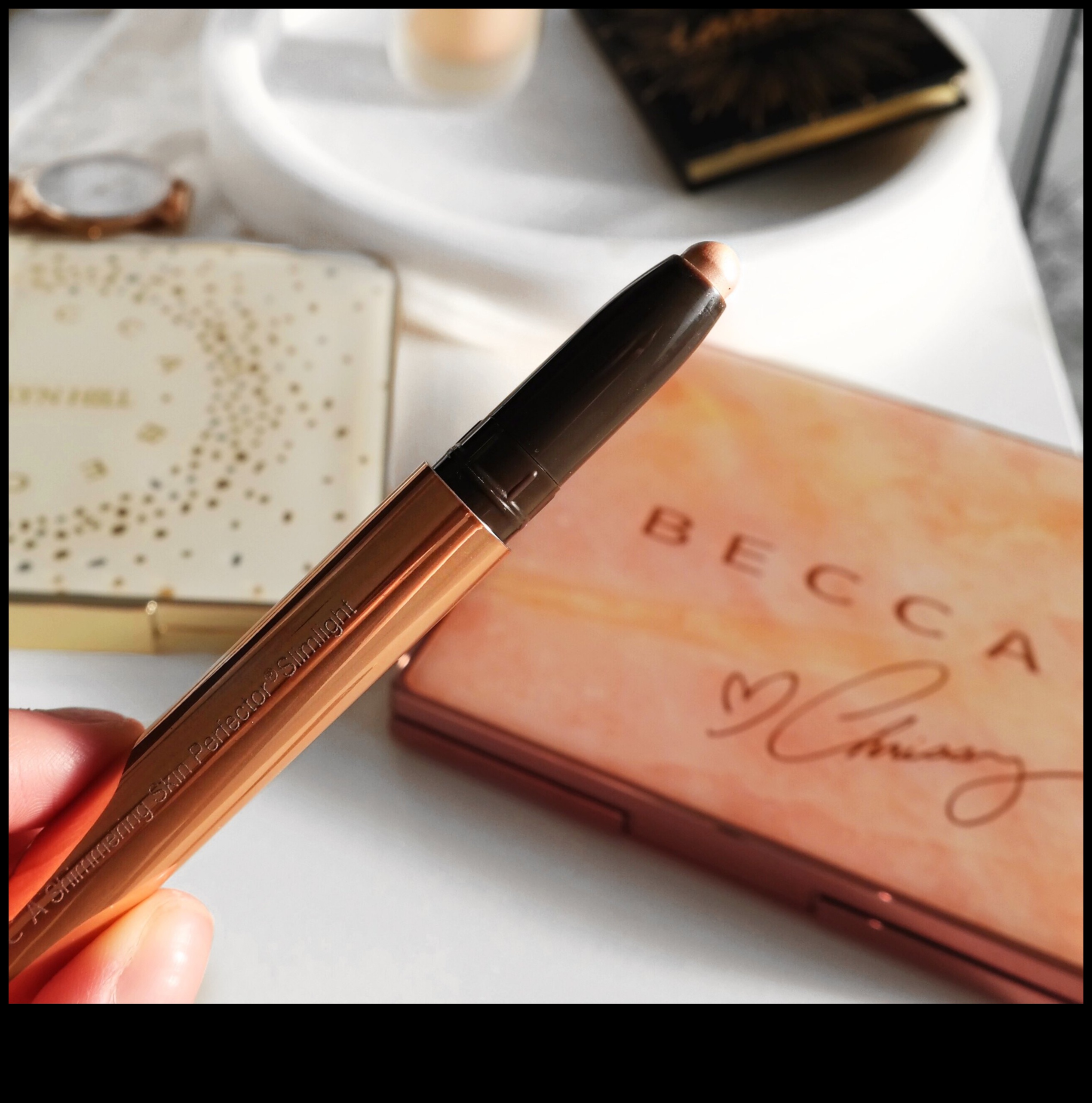 Highlighters που εξοικονομούν χρόνο: Συμβουλές γρήγορων εφαρμογών για εύκολη λάμψη