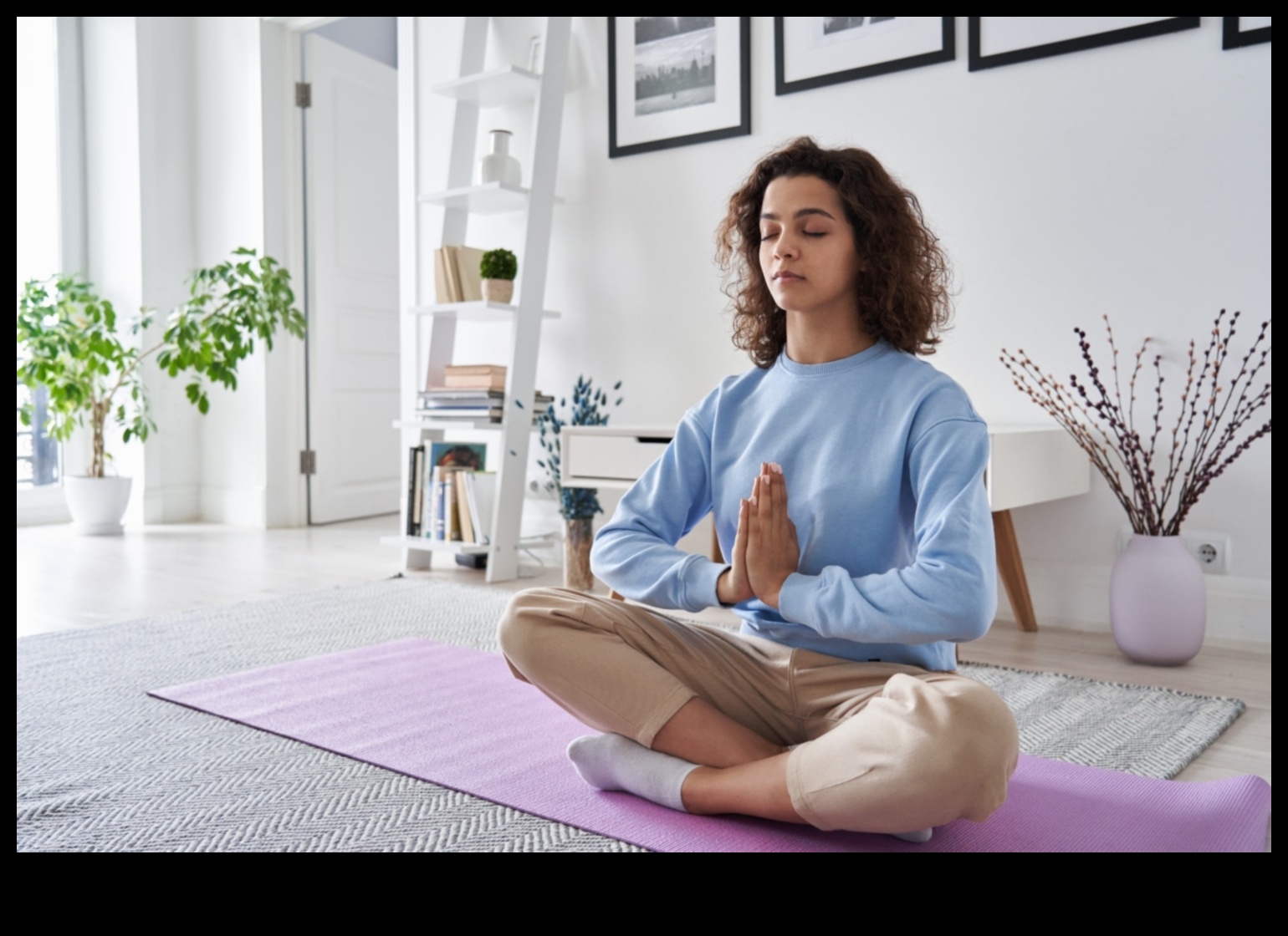 Ανυψώστε το μυαλό σας: Εξερευνώντας τα θετικά αποτελέσματα του διαλογισμού