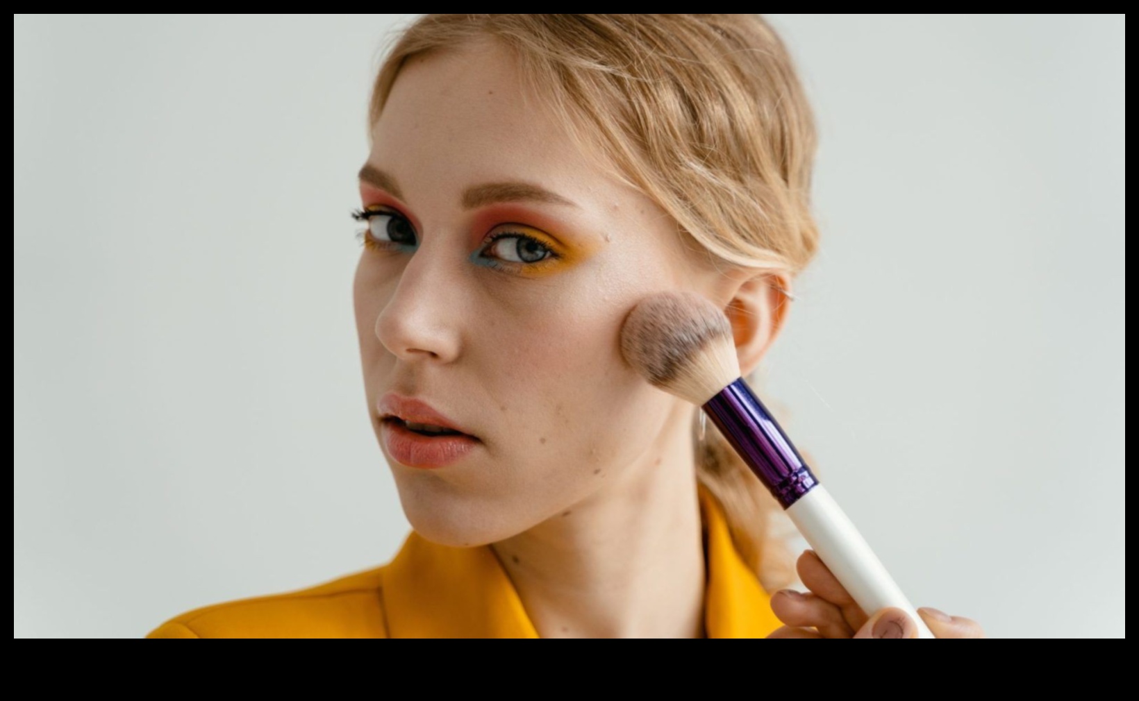 Glam for All Seasons: Προσαρμογή του μακιγιάζ σας για την αλλαγή του καιρού