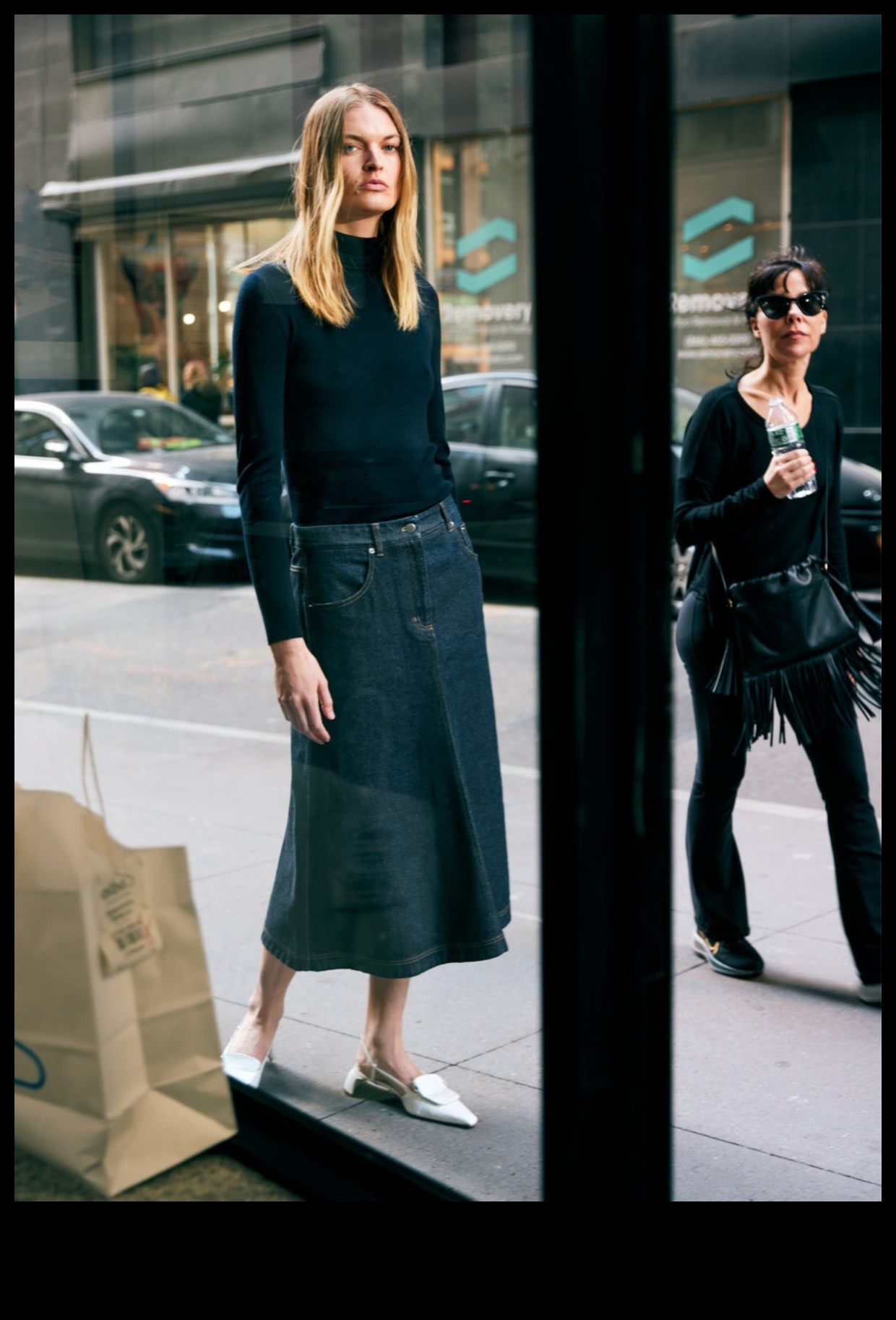 Effortless Edge: Μοντέρνα ρούχα με τολμηρή στάση