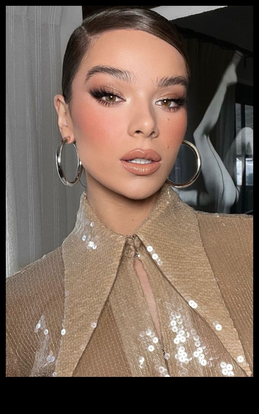 Sculpting with Shadows: Acchieving Dimension with Party Makeup Styles